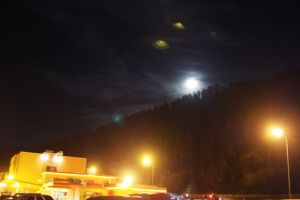 Aliens invade deadwood to win all the earths money at blackjack. They are seen here leaving empty handed.